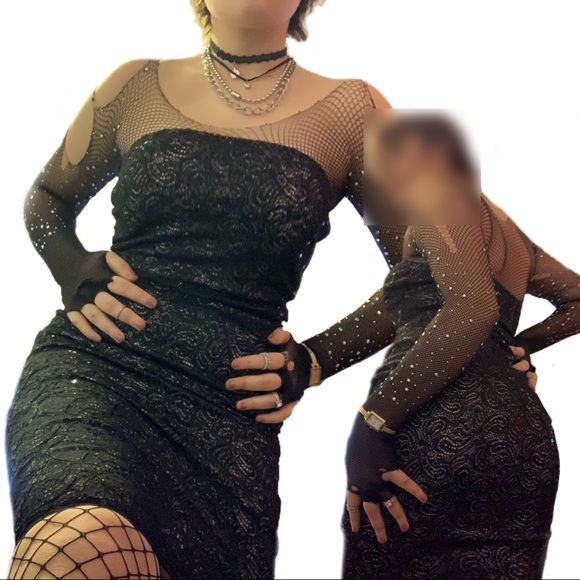 Black Goth Dress With Gold Details And Shimmering. - Picture 4 of 5